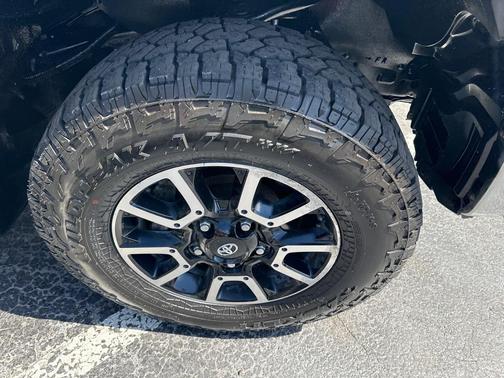 Silver Sky Metallic 2015 Toyota Tundra SR5