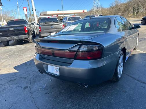 2005 Pontiac Bonneville GXP