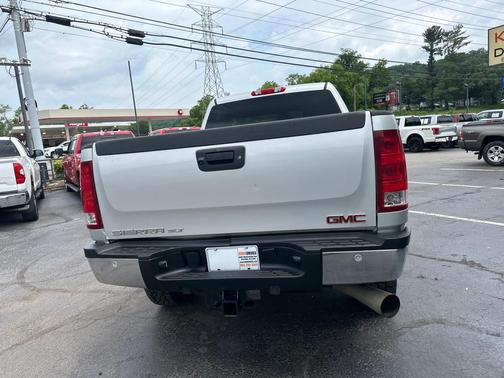Pure Silver Metallic 2011 GMC Sierra 2500 SLT