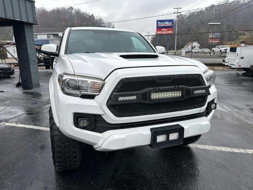 2017 Toyota Tacoma TRD Sport