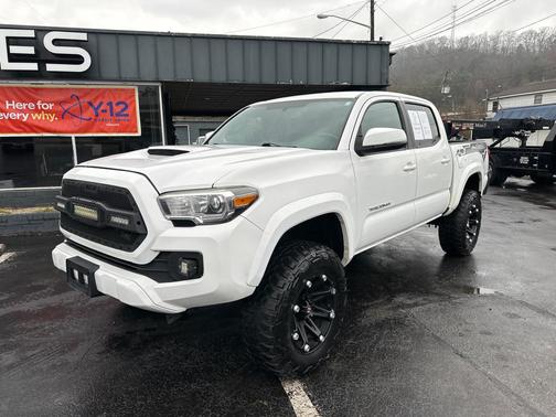 2017 Toyota Tacoma TRD Sport