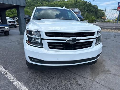 WHITE 2019 Chevrolet Suburban Premier