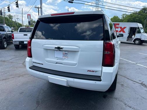 WHITE 2019 Chevrolet Suburban Premier