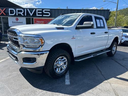 2019 RAM 2500 Tradesman Crew Cab 4x4 6'4' Box