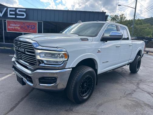 2019 RAM 2500 Laramie Crew Cab 4x4 6'4' Box