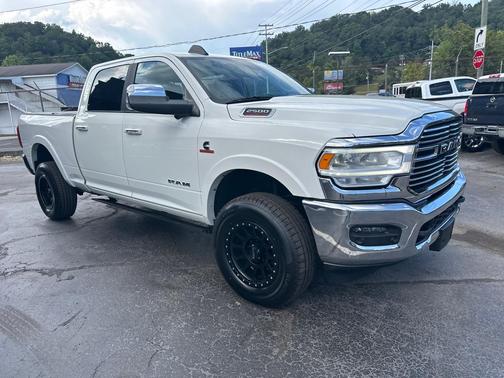 2019 RAM 2500 Laramie Crew Cab 4x4 6'4' Box