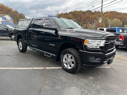 2020 RAM 2500 Big Horn Crew Cab 4X4 6'4' Box
