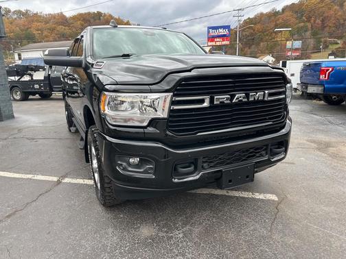 2020 RAM 2500 Big Horn Crew Cab 4X4 6'4' Box