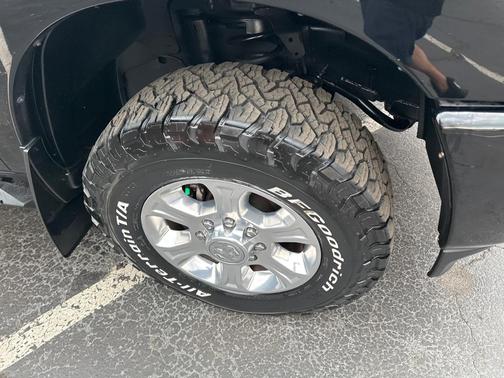 2020 RAM 2500 Big Horn Crew Cab 4X4 6'4' Box