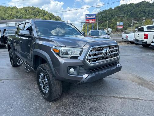 2017 Toyota Tacoma SR