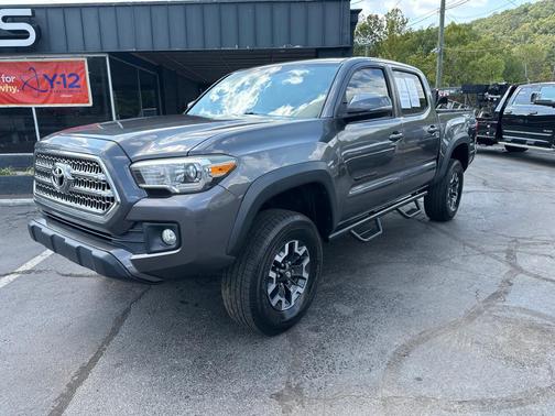 2017 Toyota Tacoma SR
