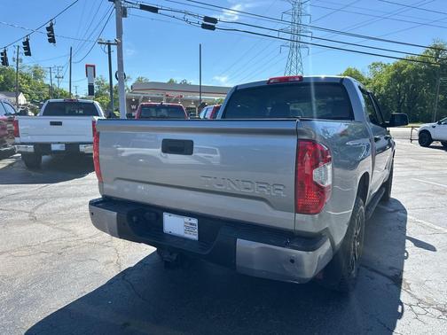 Silver Sky Metallic 2018 Toyota Tundra SR5