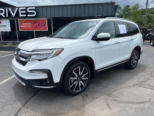 Platinum White Pearl 2022 Honda Pilot Touring 8-Passenger