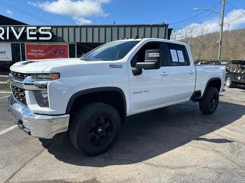 Summit White 2022 Chevrolet Silverado 2500 LT