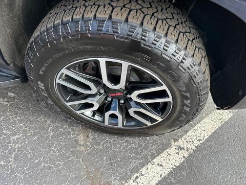 2021 GMC Yukon 4WD AT4