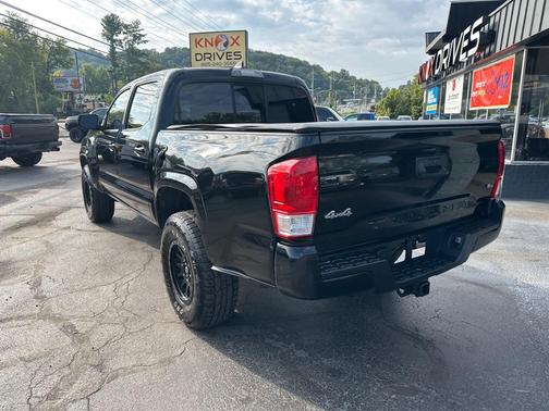 2017 Toyota Tacoma SR