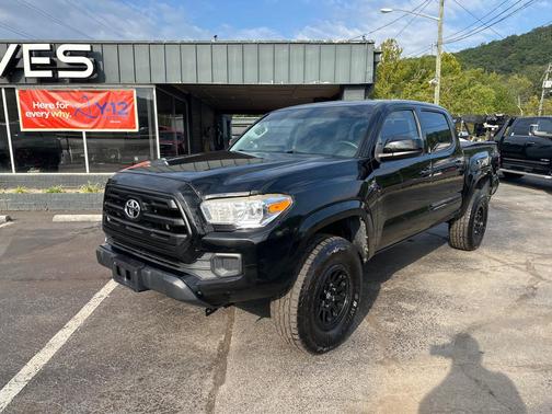 2017 Toyota Tacoma SR