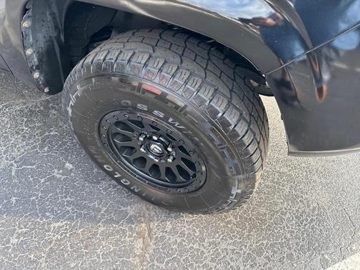 2017 Toyota Tacoma SR