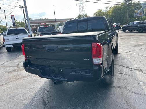 2017 Toyota Tacoma SR