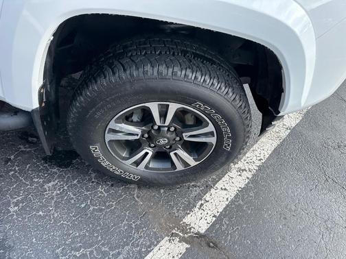 2017 Toyota Tacoma Base