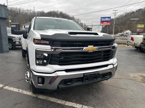 WHITE 2024 Chevrolet Silverado 3500 LT