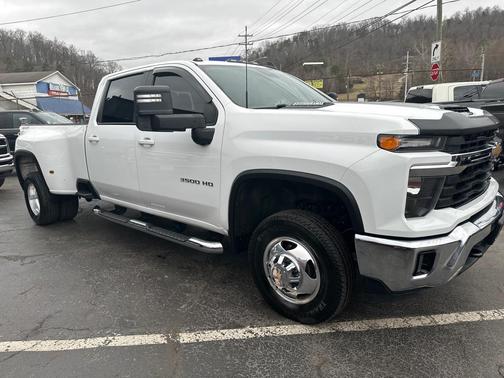 WHITE 2024 Chevrolet Silverado 3500 LT