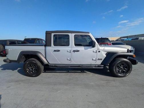 2023 Jeep Gladiator Sport