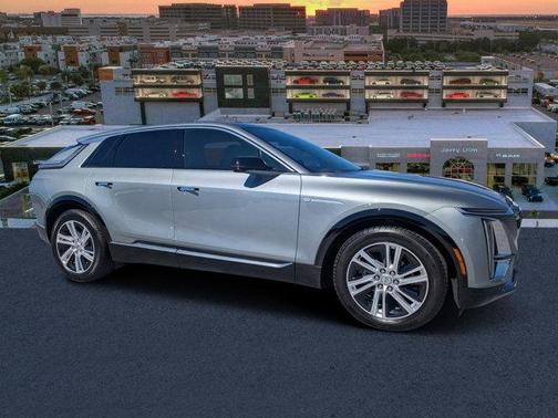 2024 Cadillac LYRIQ Tech