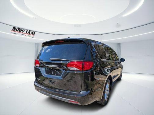 2026 Chrysler Voyager LX