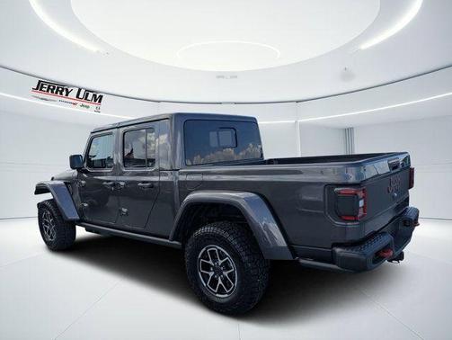 Granite Crystal Clearcoat Metallic 2026 Jeep Gladiator Shadow Ops