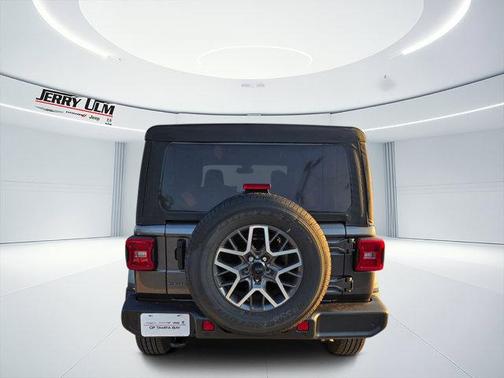 Granite Crystal Clearcoat Metallic 2025 Jeep Wrangler Sahara