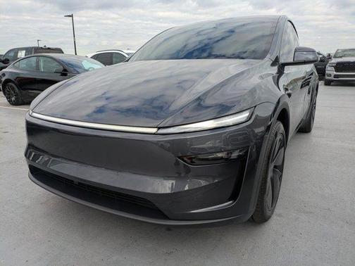 2026 Tesla Model Y PREMIUM