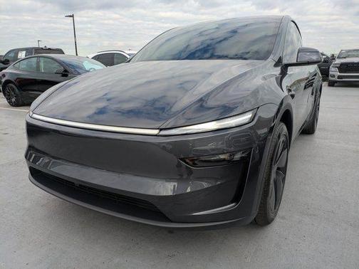 2026 Tesla Model Y PREMIUM