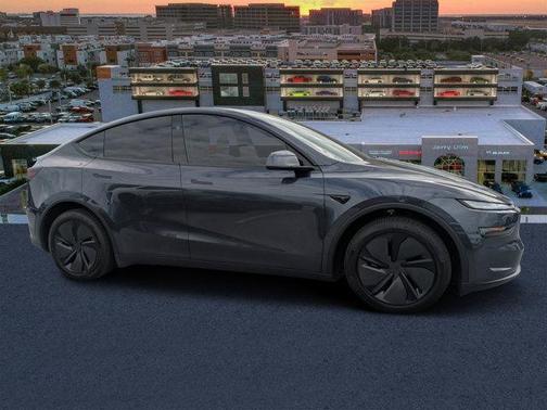 2026 Tesla Model Y PREMIUM