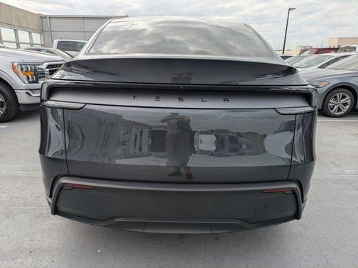 2026 Tesla Model Y PREMIUM