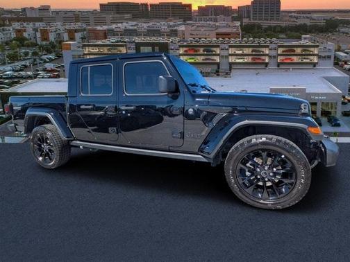 2024 Jeep Gladiator Nighthawk
