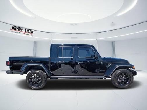 2024 Jeep Gladiator Nighthawk