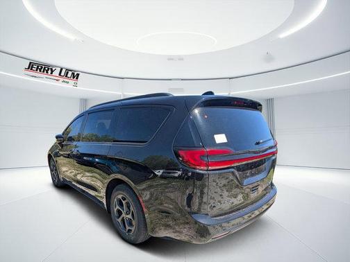 2025 Chrysler Pacifica Hybrid Select