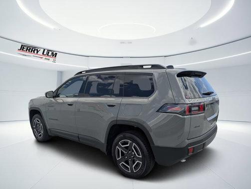 Sting Gray Clearcoat 2026 Jeep Cherokee LAREDO/LIMITED