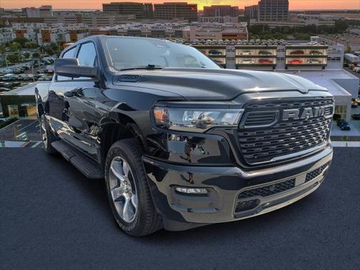 2025 RAM 1500 Tradesman Crew Cab 4x4 57' Box