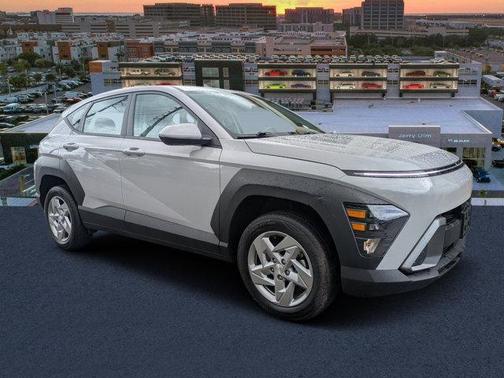 2024 Hyundai KONA SE