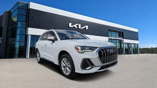 2024 Audi Q3 45 S line Premium