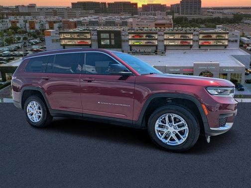 2023 Jeep Grand Cherokee L Laredo