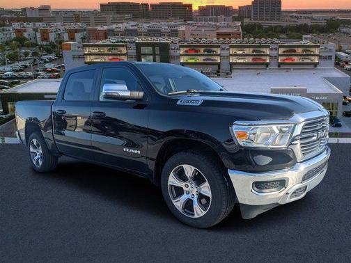 2024 RAM 1500 Laramie Crew Cab 4x2 57' Box
