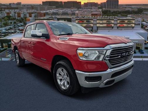 2024 RAM 1500 Laramie Crew Cab 4x2 57' Box