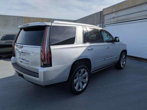 Radiant Silver Metallic 2018 Cadillac Escalade Premium Luxury