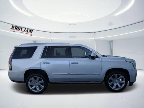 Radiant Silver Metallic 2018 Cadillac Escalade Premium Luxury