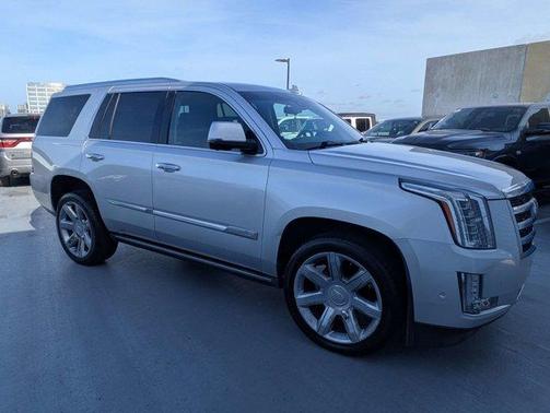 Radiant Silver Metallic 2018 Cadillac Escalade Premium Luxury