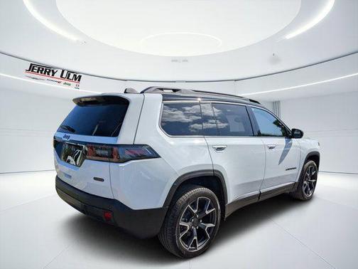 Bright White Clearcoat 2026 Jeep Cherokee Overland