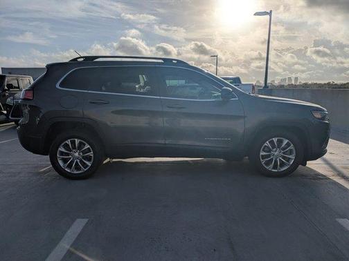 2022 Jeep Cherokee Latitude Lux